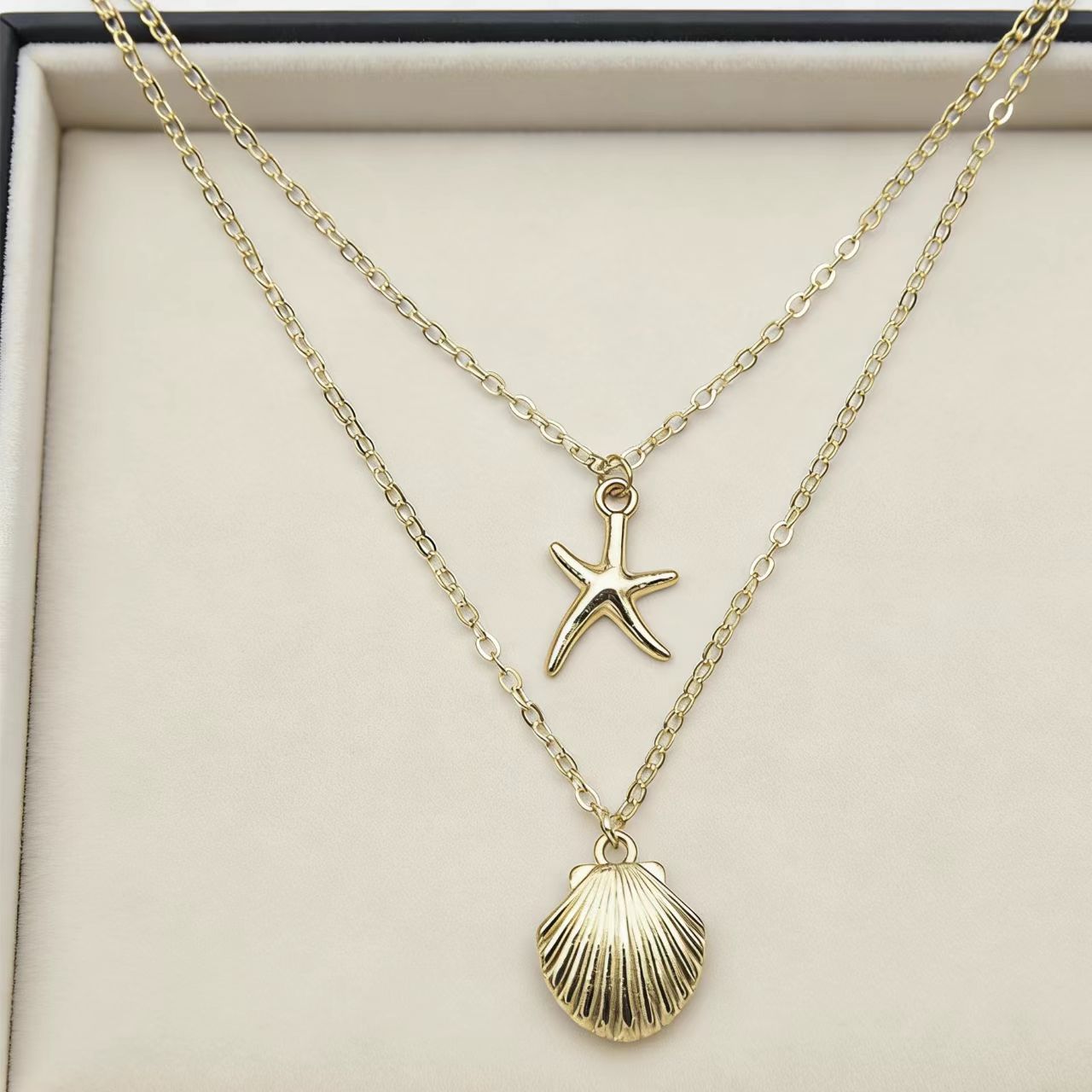 Women's Double Layer Star & Coin Pendant Necklace Gold Alloy Collarbone Chain